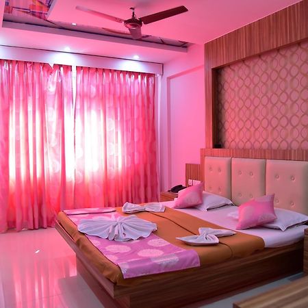 Hotel Sunrise パナジ エクステリア 写真