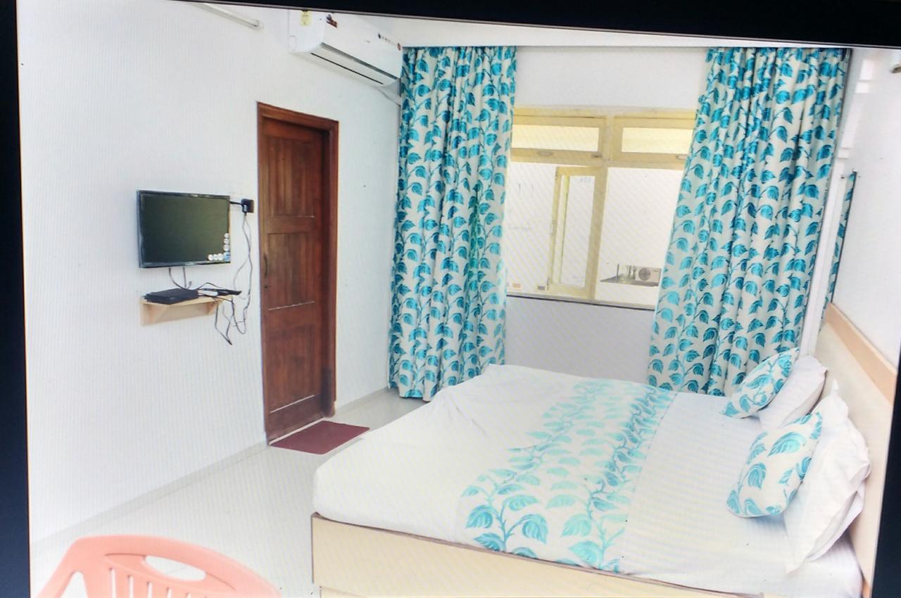 Hotel Sunrise パナジ エクステリア 写真