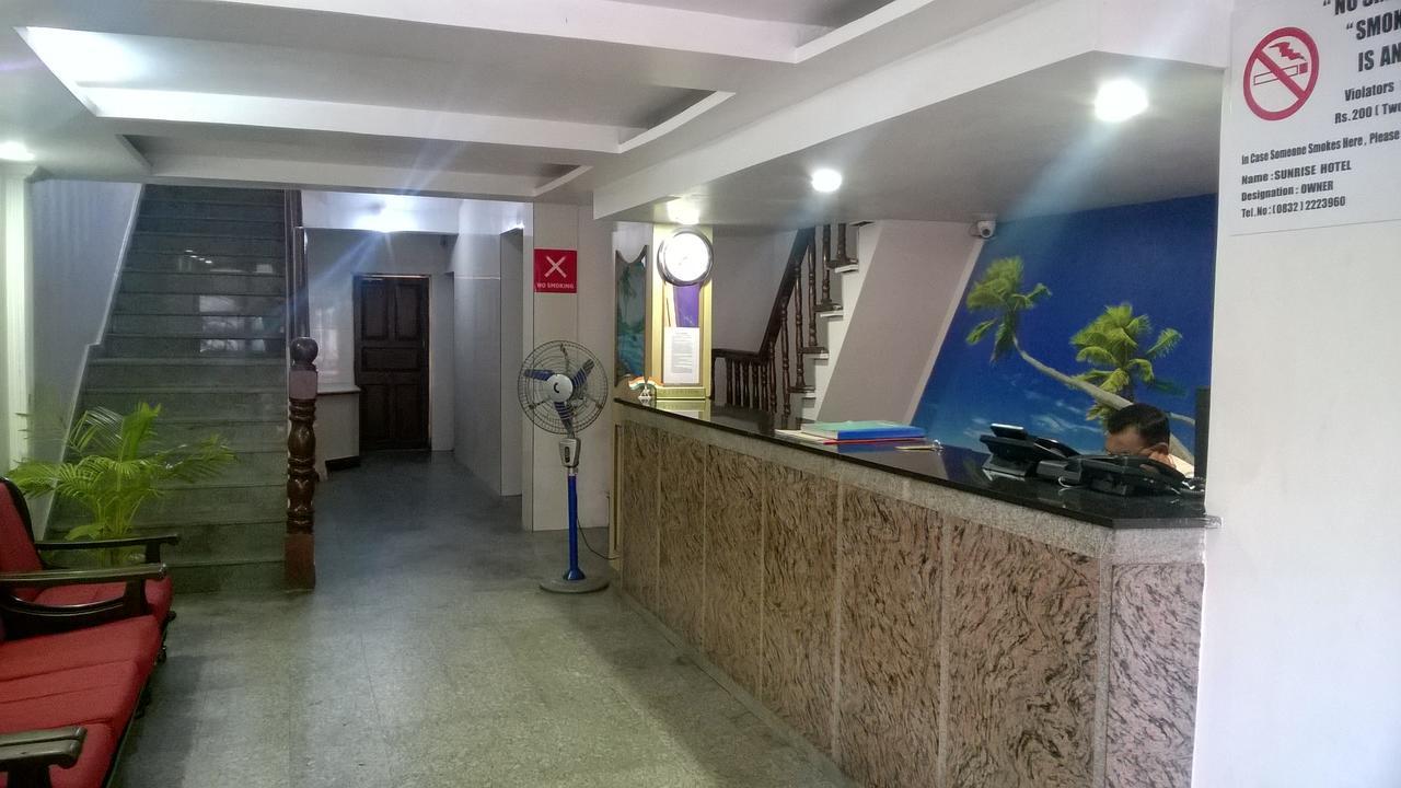 Hotel Sunrise パナジ エクステリア 写真